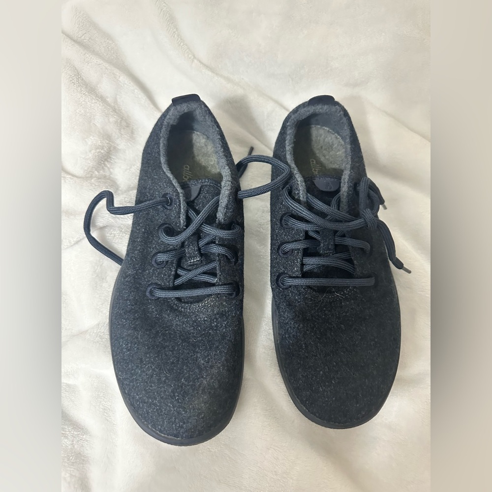 ☃️🏷️ Allbirds Navy Wool Runners Sneaker Women's Size 10 EUc